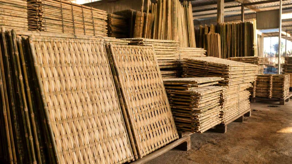 Phên tre trang trí và chắn bụi công trường